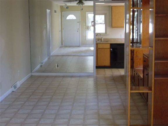 3rd image of 504 NE Chester Ave