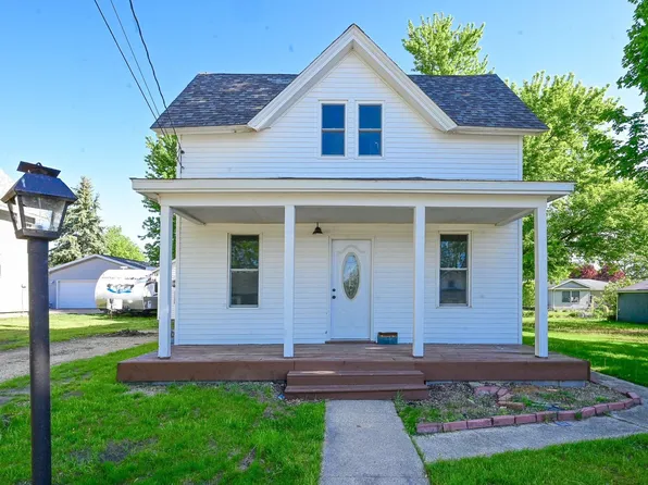 120 E Prospect St, Manchester, IA 52057