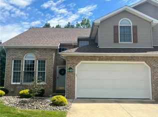 649 Chesapeake Ct, Hermitage, PA 16148