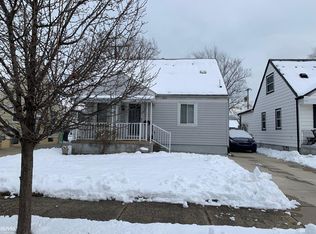 29890 Quinkert St, Roseville, MI