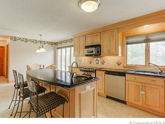 Solid hardwood cabinets & g...