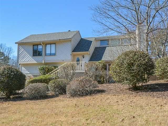 2nd image of 1951 Oak Ridge Ct