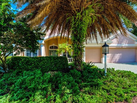4th image of 390 Autumn Chase Dr