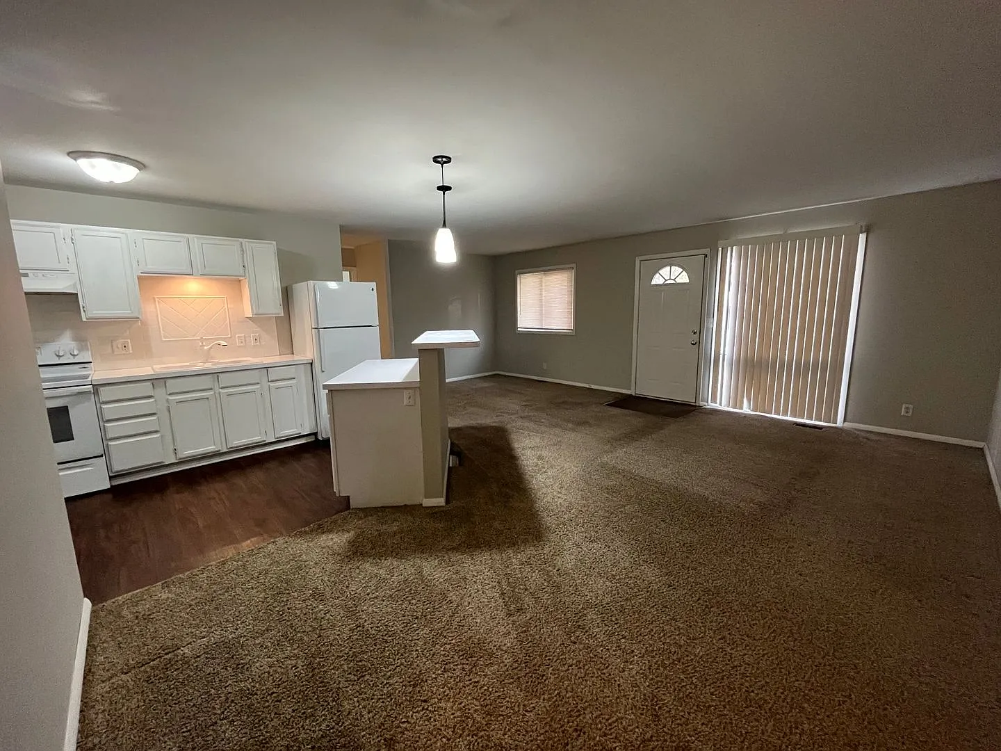 5044 Martin 4bed/2bath — Photo 3