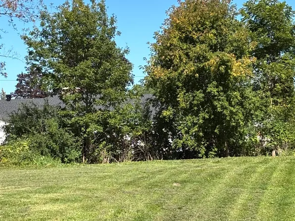 13 Dover St, Massena, NY 13662