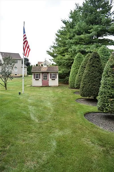 3 bed, 2.5 bath, 1800 sqft, $3,600 — Photo 3