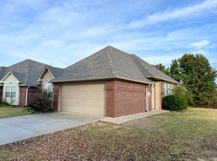 1214 Jeannie Ln, Muskogee, OK 74403
