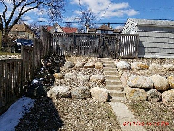 3rd image of 5112 Cedar Ave S
