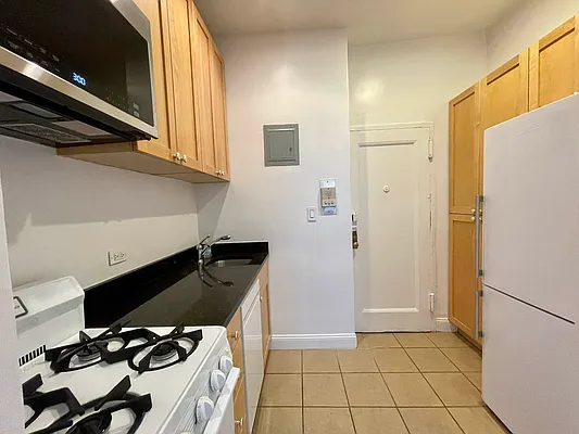 Rented by BH Brokerage Group | media 2