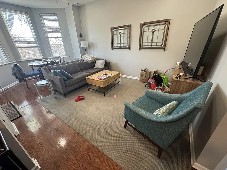 1644 W Nelson St #2 — Photo 4
