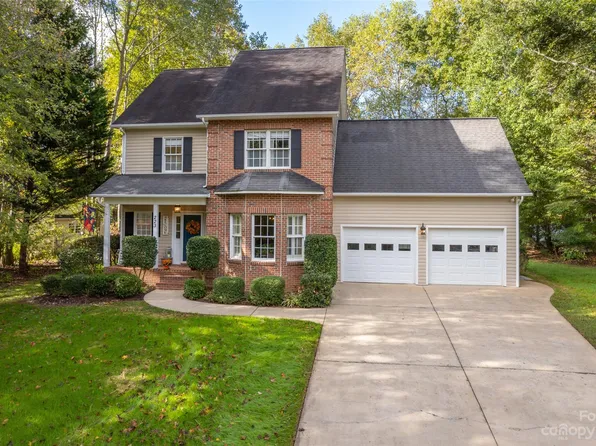 323 General Griffith Cir, Rutherfordton, NC 28139