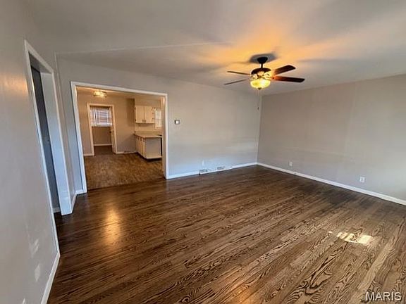 5th image of 2214 Trousdale St