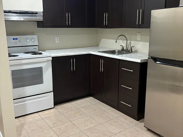 1839 Davenport Rd #BASEMENT — Photo 4