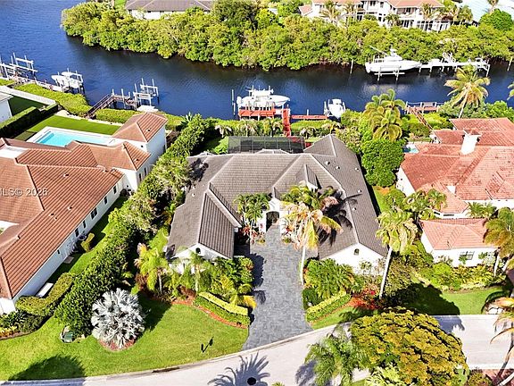 4th image of 18989 SE Windward Island Ln