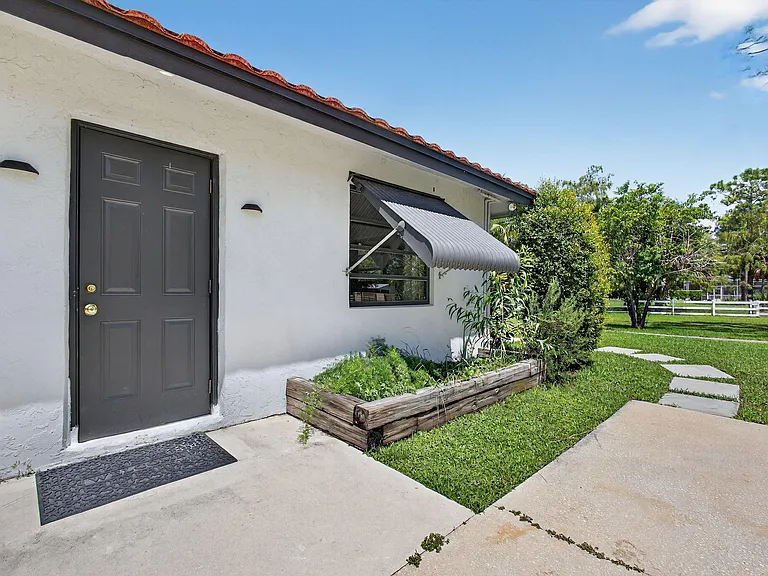 17218 Shetland Ln #THE — Photo 3