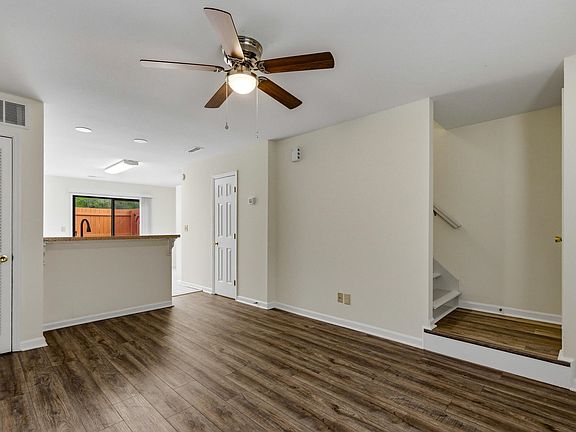 4th image of 709 26th Ave. S #M