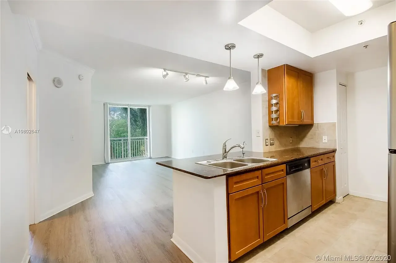 1 bed, 760 sqft, $2,700 — Photo 2