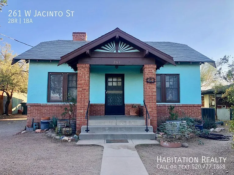 261 W Jacinto St — Photo 1