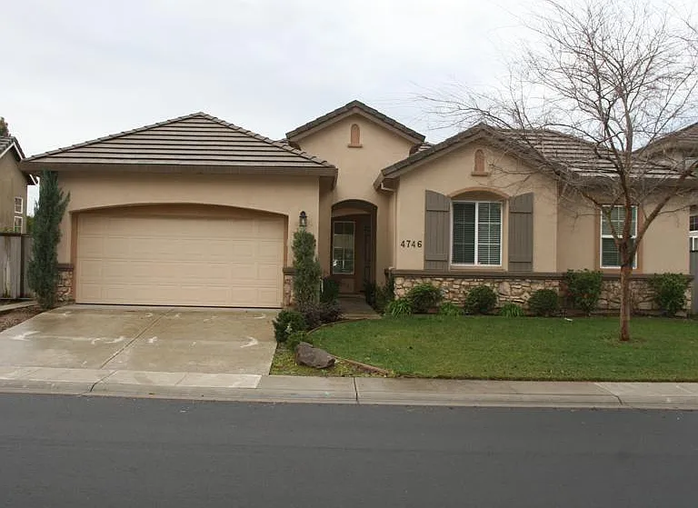 4746 Gibbons Dr #1 — Photo 1