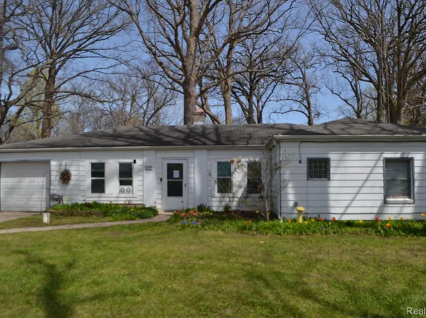 4427 Fenton Rd, Burton, MI 48507