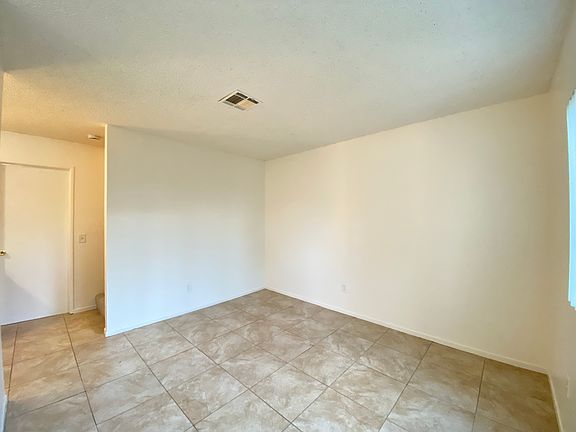 3rd image of 671 Richland St #B