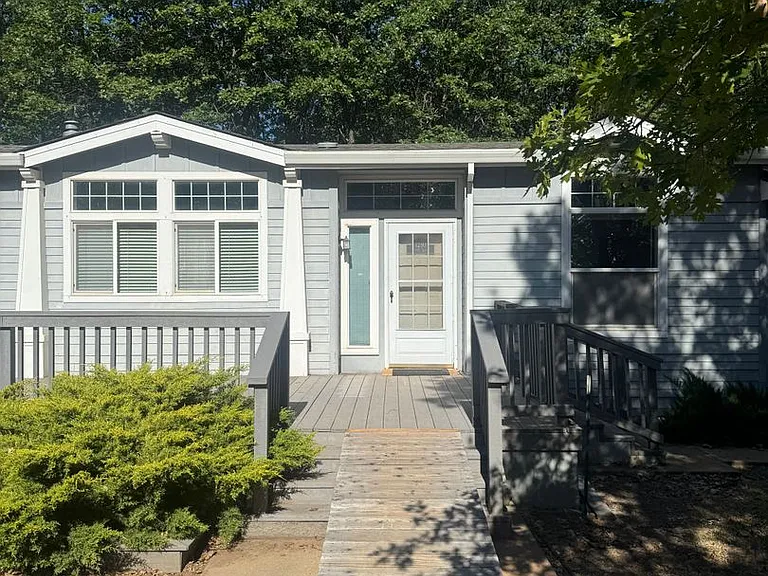 7250 Tahoe Ln — Photo 2