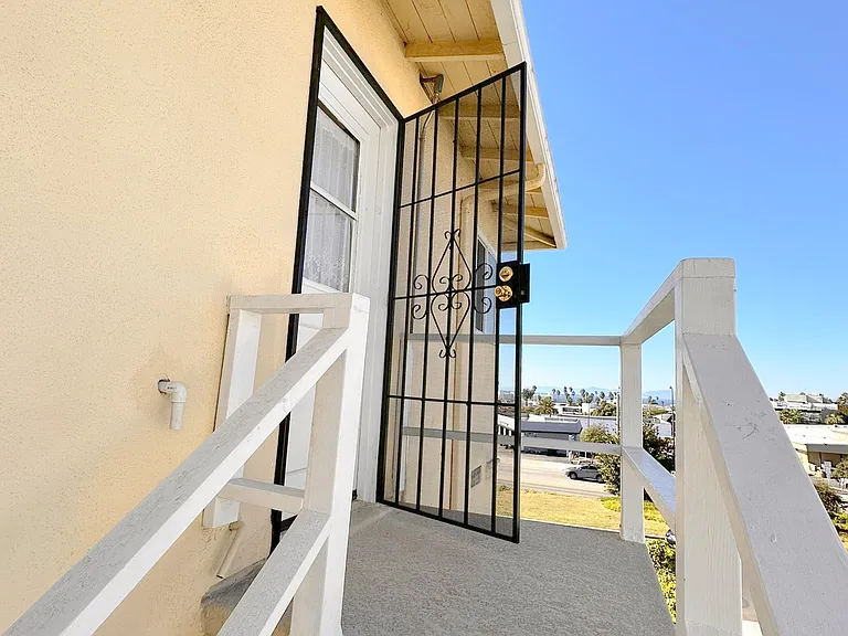 232 Palos Verdes Blvd #A — Photo 25