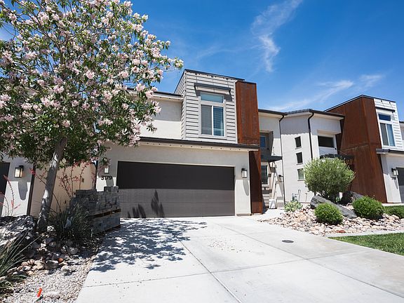 2nd image of 3179 E Sky Rim Way