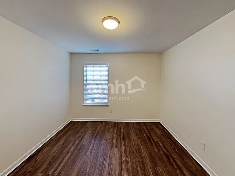 413 Village Way — Photo 11