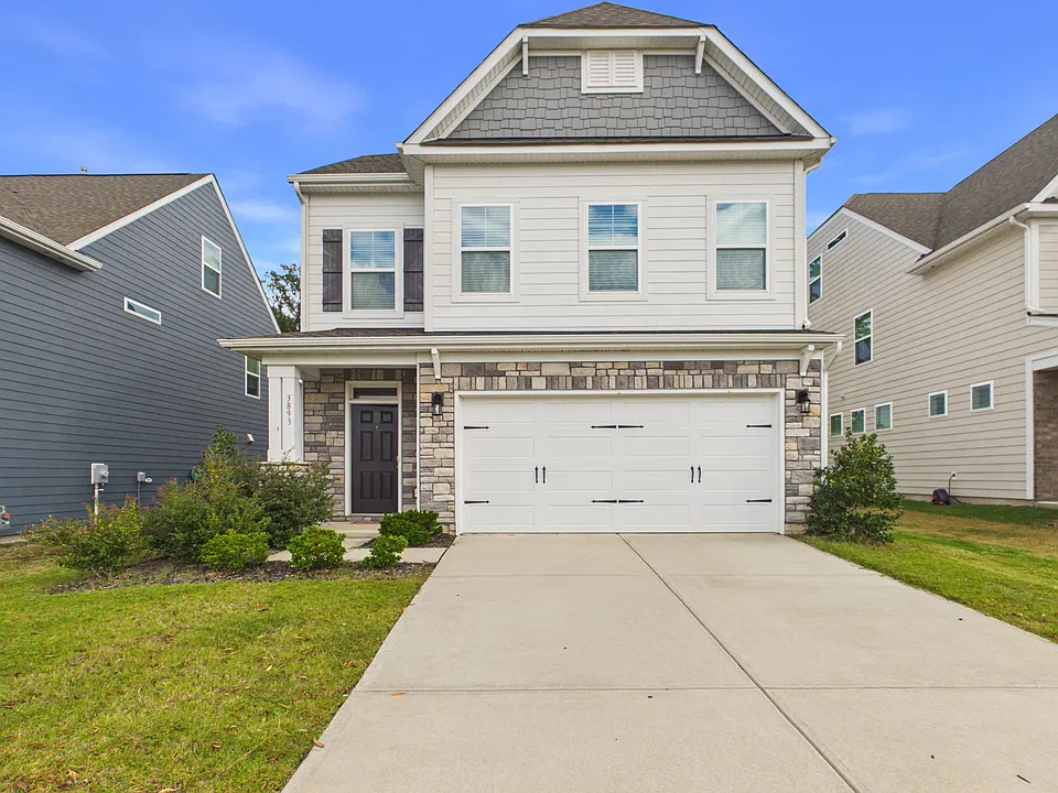 3893 Center Place Dr