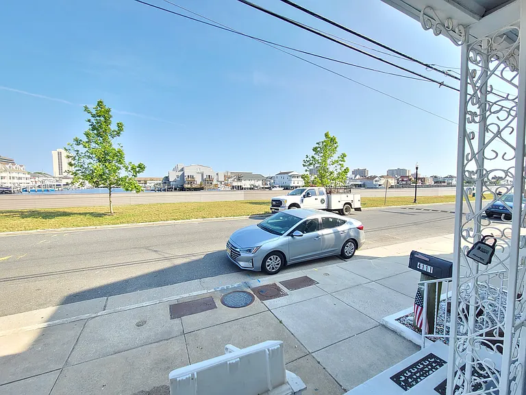 4109 South Blvd — Photo 5