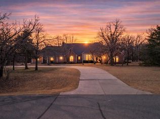 5617 Georgetowne Rd, Edmond, OK 73034