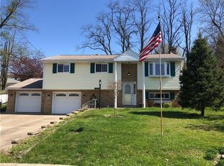 6 Chaucer Dr, Pittsburgh, PA 15235