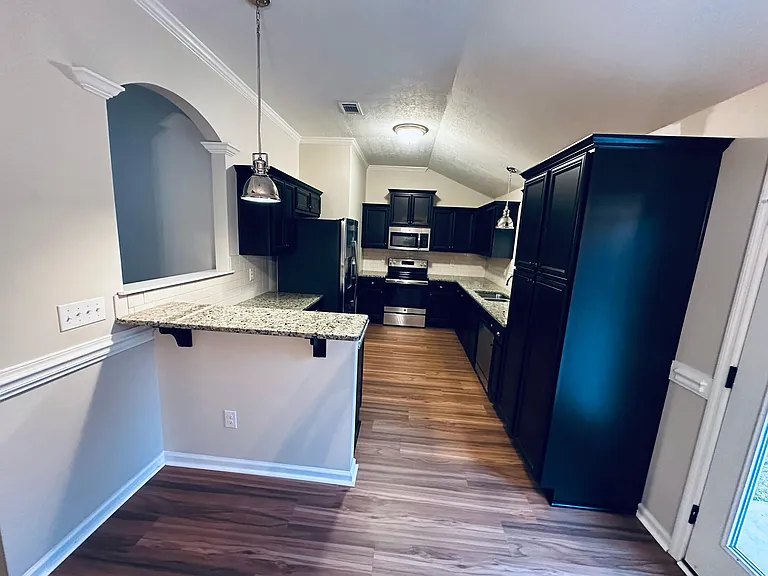 3272 Alexandria Dr — Photo 8