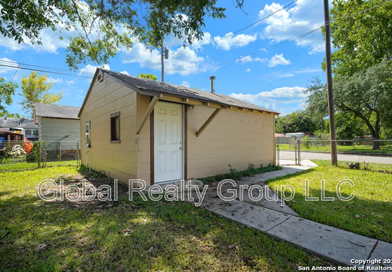400 Mitchell Ave — Photo 3