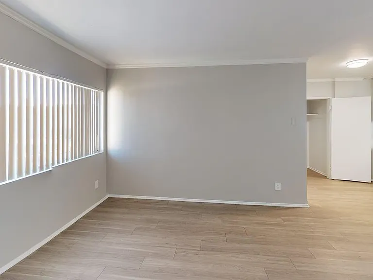 Chateau 16930 Blackhawk Apartments, LLC — Photo 6