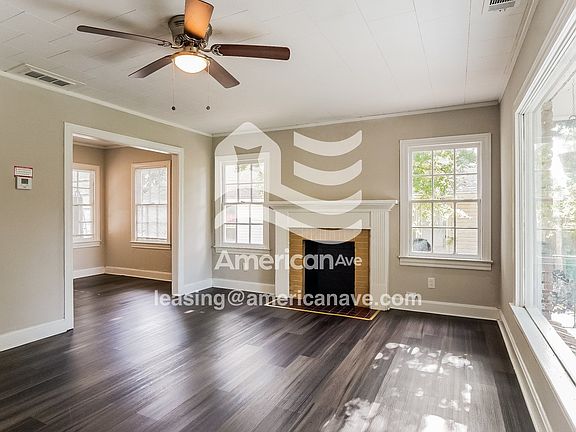 711768_002_living_room_13937440.jpg