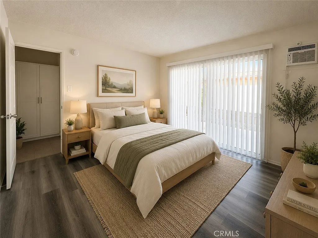 3 bed, 1200 sqft, $2,295 — Photo 3