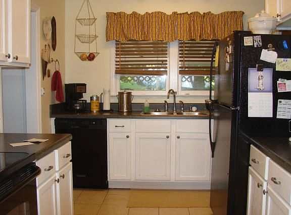 4th image of 2152 Longview Dr