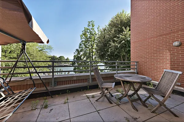 Sold by MNS | media 10