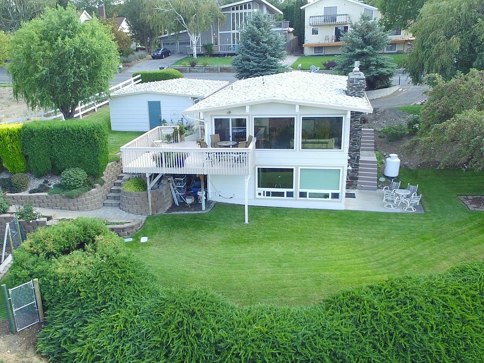 186 Pelican Pl SE
