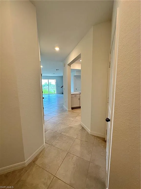 3 bed, 2.5 bath, 1879 sqft, $2,300 — Photo 4