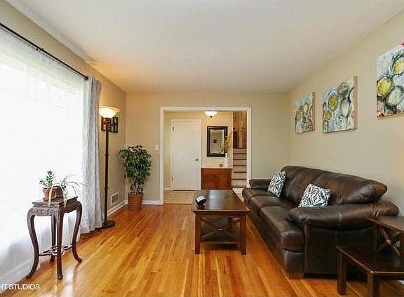 4th image of 9804 Knox Dr