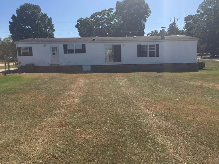 637 Colonial Dr — Photo 4