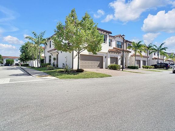 2nd image of 2030 Oysterwood Lane #2030