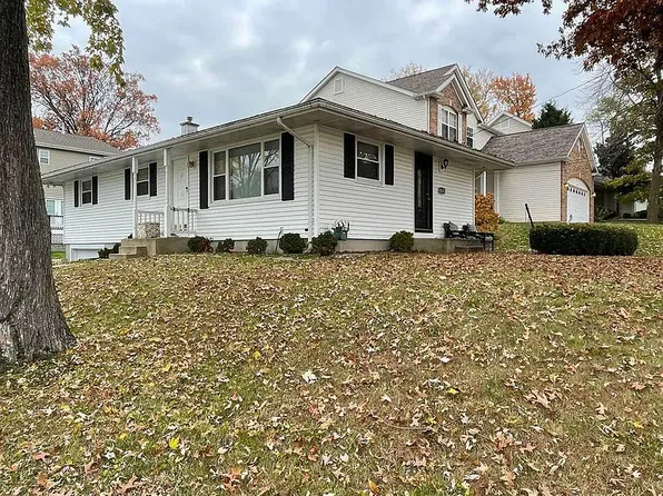 10333 Arthur Pl, Saint Louis, MO 63131