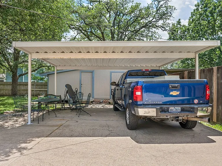 1030 Walton Dr — Photo 26