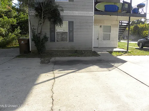 270 Rodenberg Ave #B Photo 1