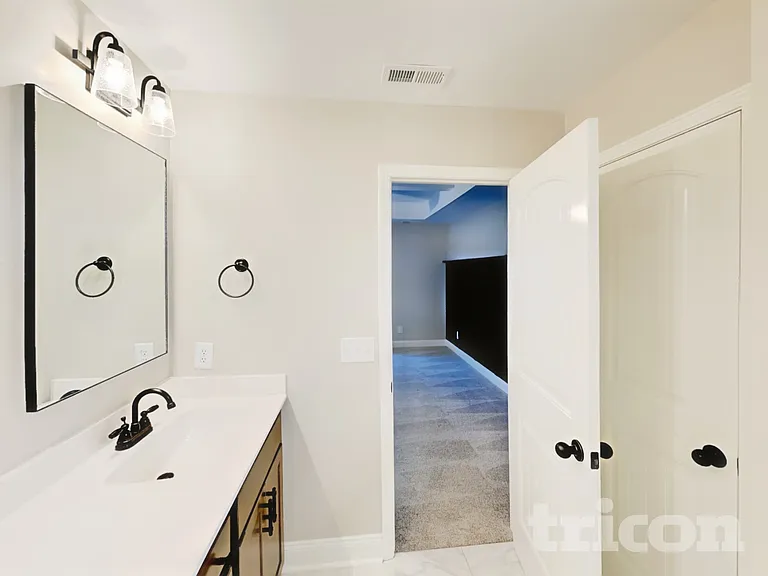 348 Brandywine Ln — Photo 10