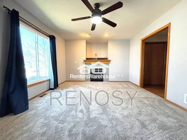 330 NE Cardinal Ln, Waukee, IA 50263